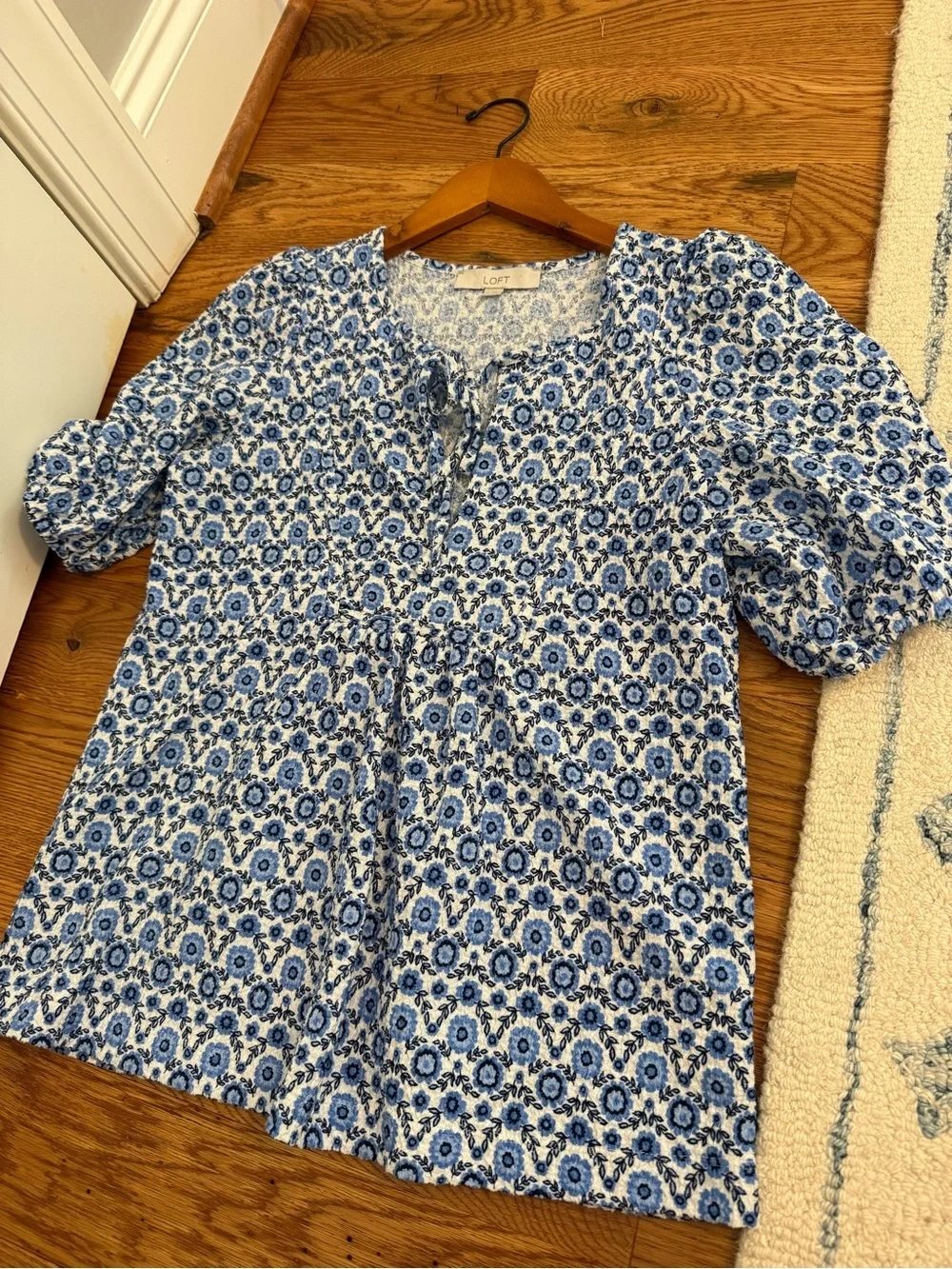 LOFT floral puff